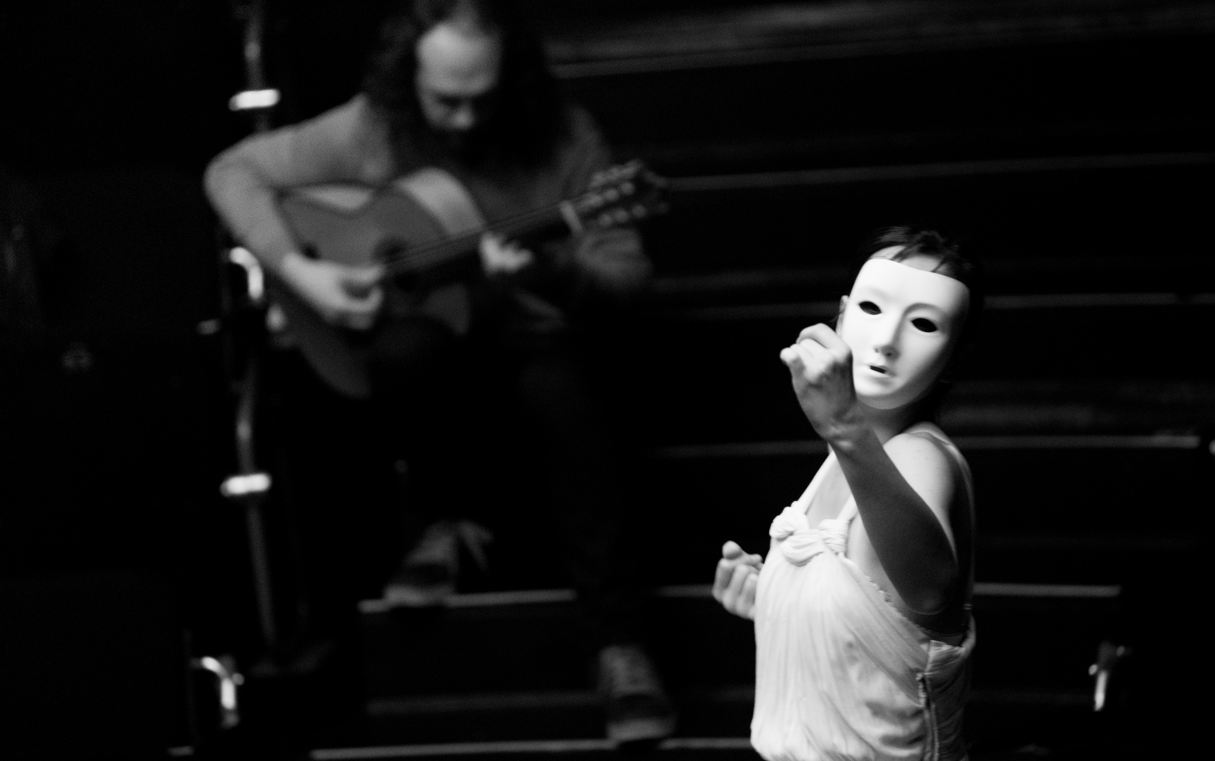 "Cabello 22,11", feat. Ana Pandur, Rosana Hribar, Vito Marenče & Robert Jukič; Produkcija Pkd Flamenko, koprodukcija Cankarje dom; Foto Darja Štravs Tisu