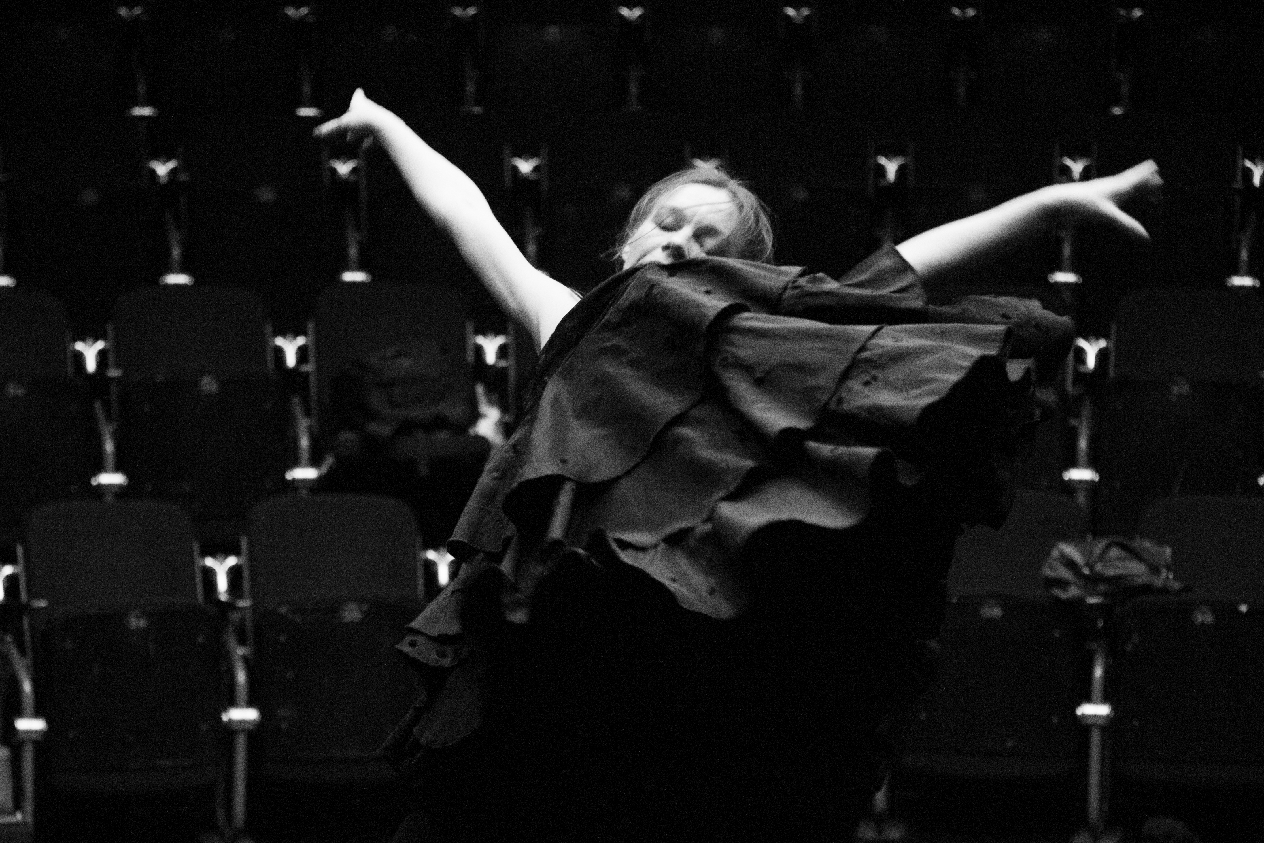 "Cabello 22,11", feat. Ana Pandur, Rosana Hribar, Vito Marenče & Robert Jukič; Produkcija Pkd Flamenko, koprodukcija Cankarje dom; Foto Darja Štravs Tisu