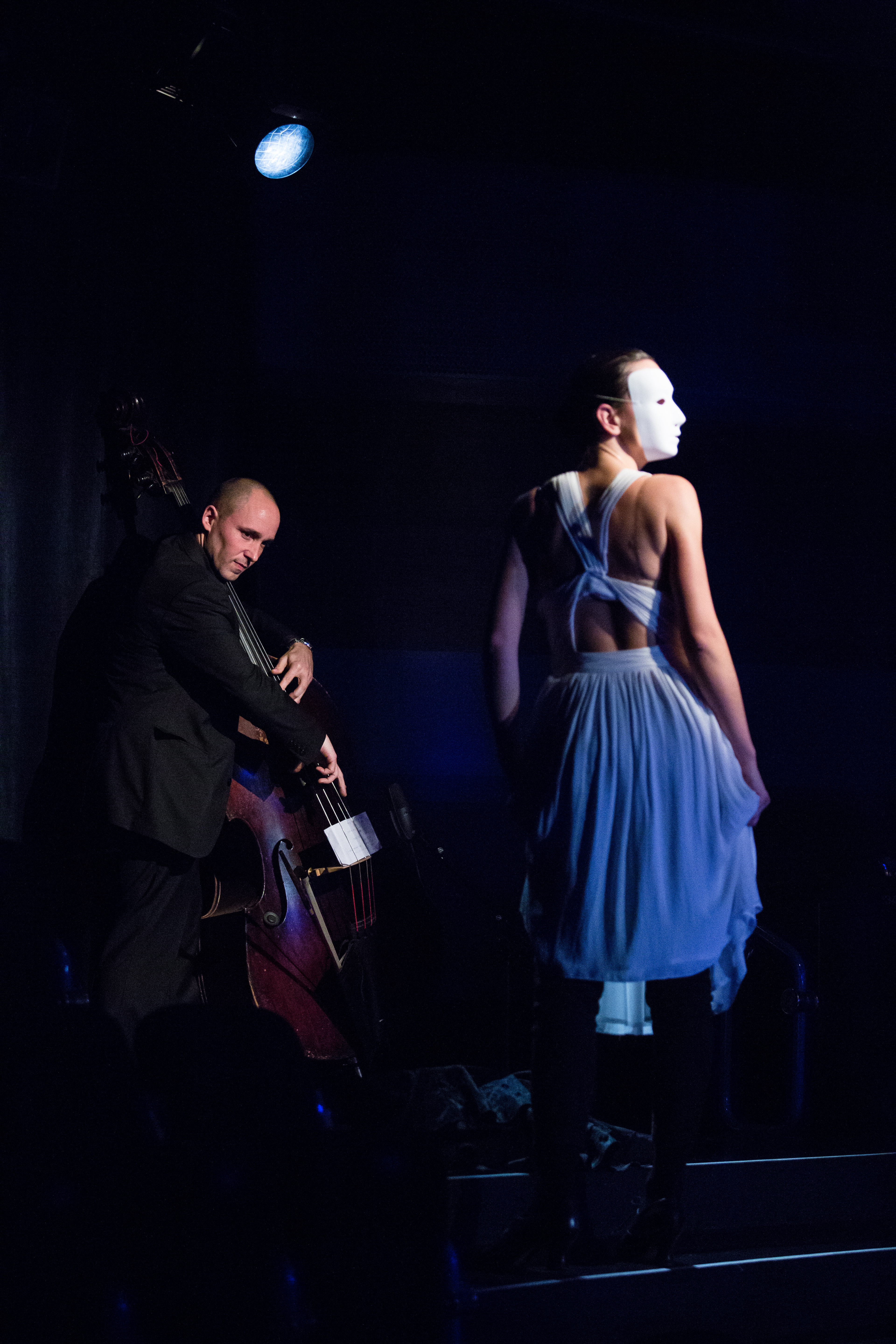 "Cabello 22,11", feat. Ana Pandur, Rosana Hribar, Vito Marenče & Robert Jukič; Produkcija Pkd Flamenko, koprodukcija Cankarje dom; Foto Darja Štravs Tisu