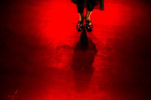 "Anatomija srečanja: Sylvia, Carmen, Maria", feat Ana Pandur, Vesna Zornik, Vito Marenče; flamenco @Gledališče Glej, Ljubljana foto Miro Majcen