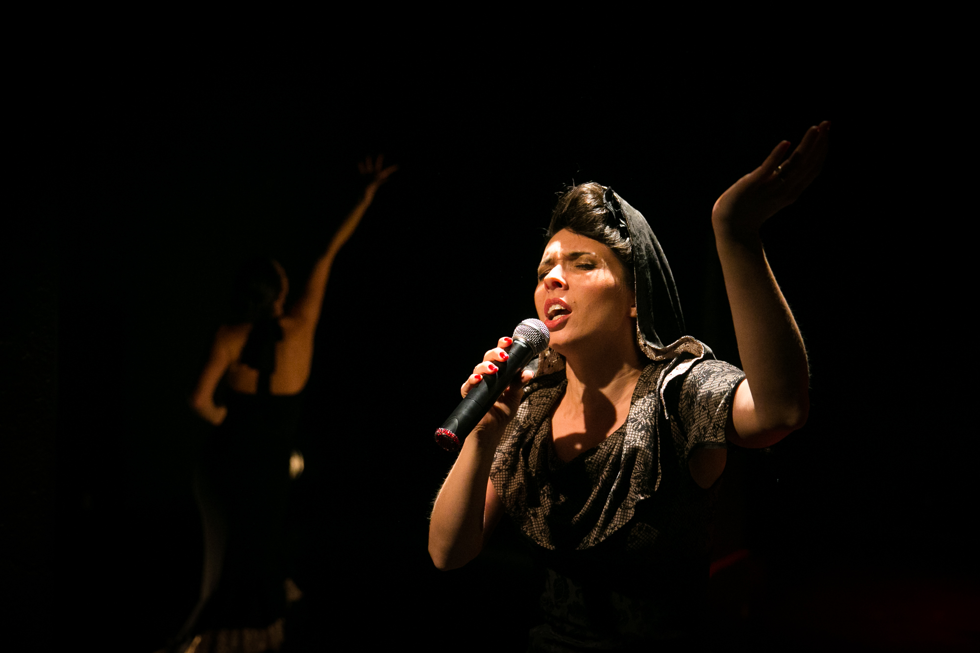 "Anatomija srečanja: Sylvia, Carmen, Maria", feat Ana Pandur, Vesna Zornik, Vito Marenče; flamenco @Gledališče Glej, Ljubljana foto Miro Majcen